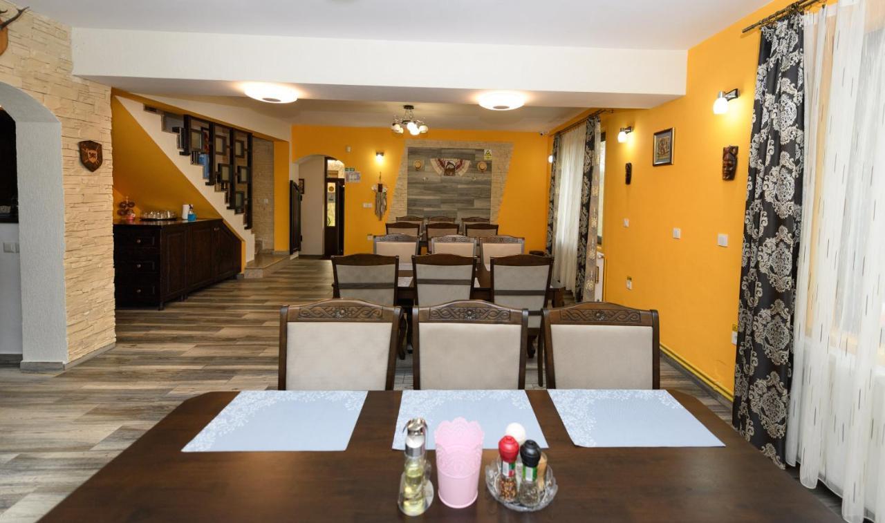 Stejarul Lui Andrei Hotel Izvoarele  Exterior foto