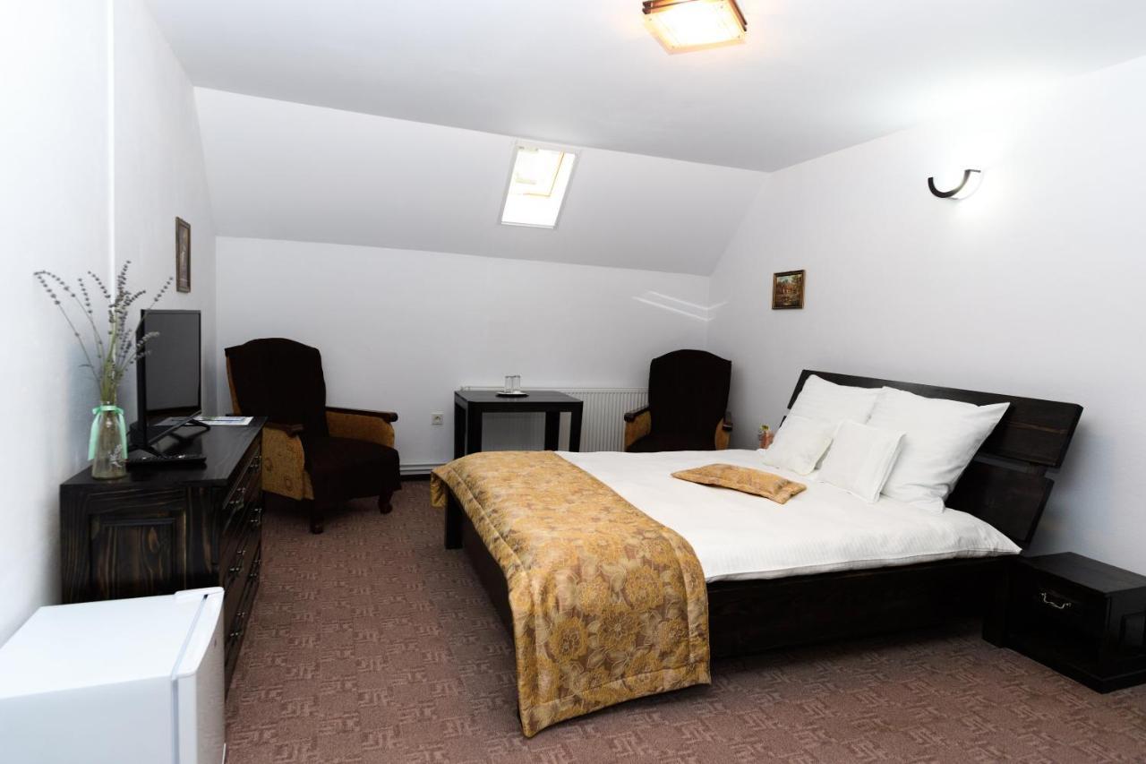 Stejarul Lui Andrei Hotel Izvoarele  Exterior foto